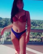 Emmily pelo largo negro